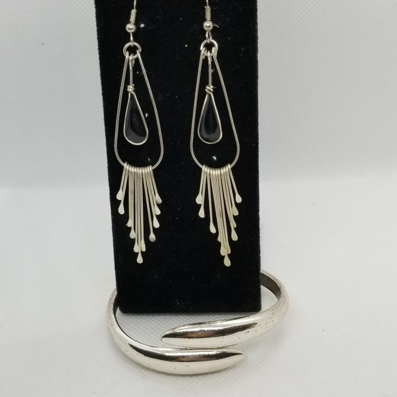 Lot of 3 Modern Pieces - Picture 3 of 8